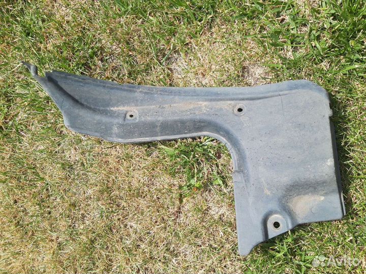 Подкрылок задний левый Toyota crown S170