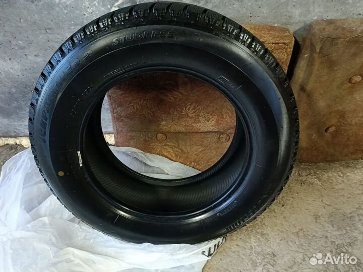 Зимняя резина 215/60/16 bridgestone