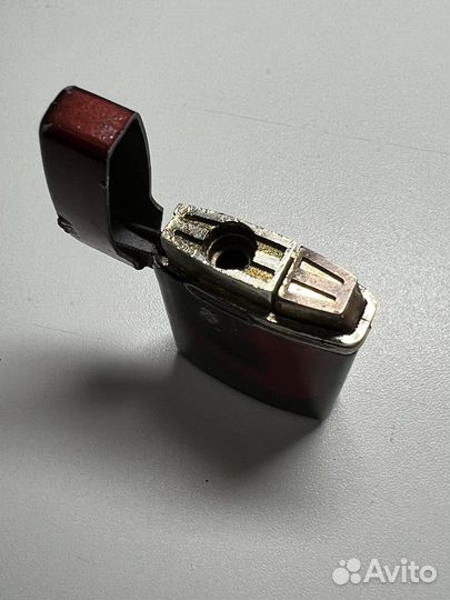 Зажигалка из 90х