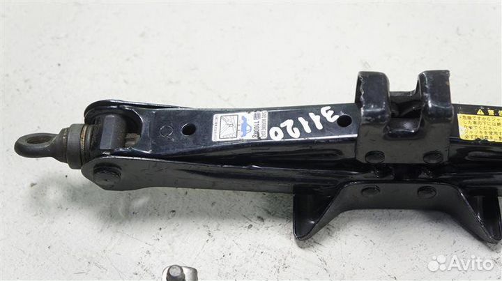 Домкрат Toyota Wish ZNE10