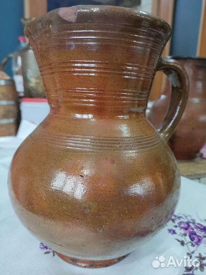 Глиняный кувшин старинный