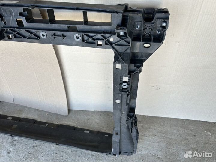 Передняя панель (телевизор) Skoda Superb III