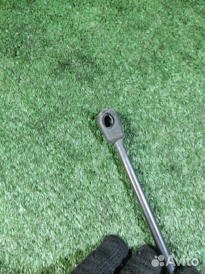 Амортизатор крышки багажника Renault Megane 2