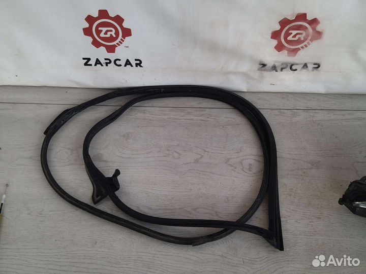 Toyota Land cruiser 200 уплотнитель двери