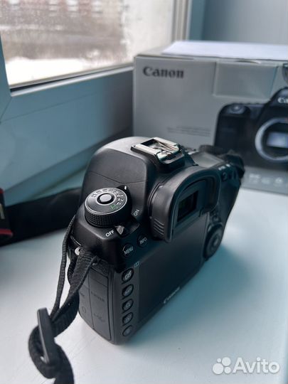 Зеркальный фотоаппарат canon 5D mark 4