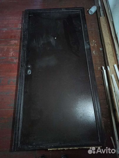 Дверь входная металлическая