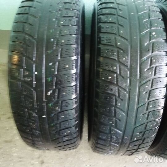 Kumho I'Zen KW22 215/65 R16 98T