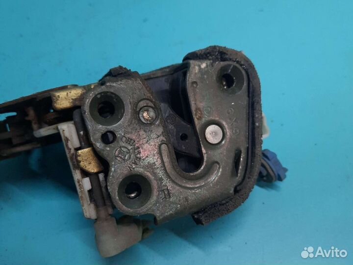 Замок двери передний правый subaru legacy bd bg