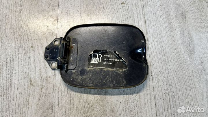 Лючок бензобака Шевроле Нива