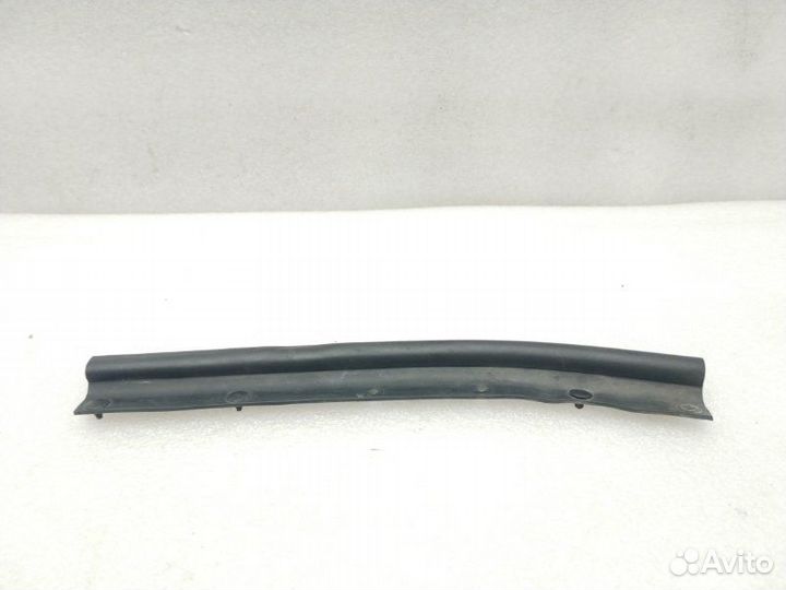 Уплотнитель капота правый Chevrolet Cruze J300