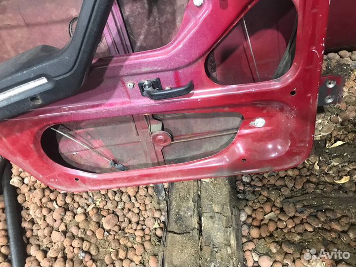 Задняя дверь левая от 2105