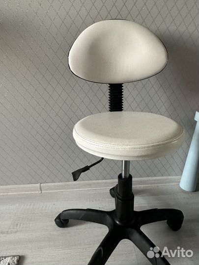 Стул для косметолога