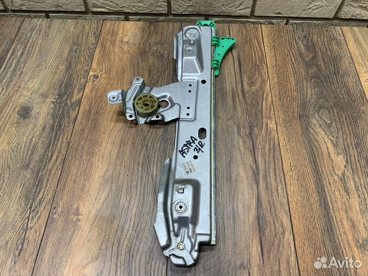 Opel Astra J Стеклоподъемник электрический задний