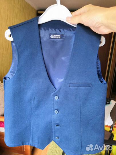 Школьный жилет для мальчика. Новый. р. 128