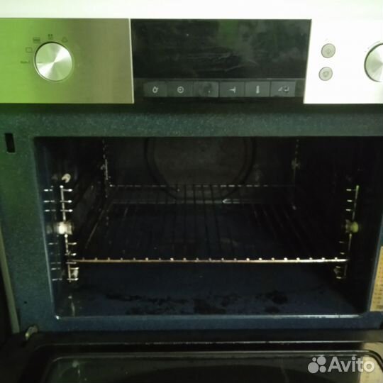 Электрический духовой шкаф с функцией свч