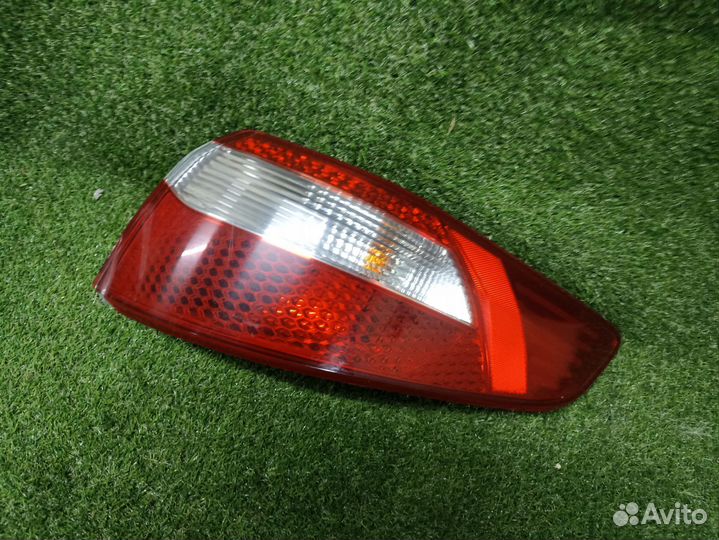 Задний правый фонарь Kia Rio 3