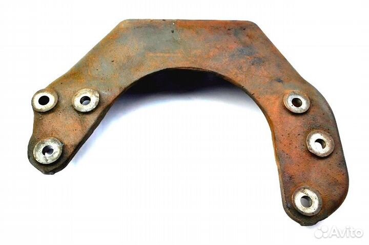 Кронштейн двигателя, нижний mack DM690S