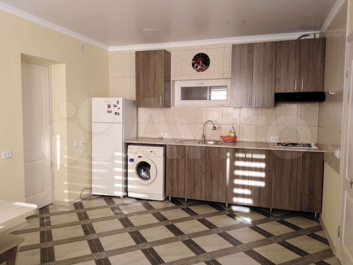 Комната 35 м² в 2-к., 1/2 эт.