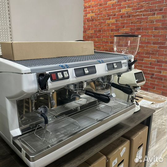 Кофемашина Nuova Simonelli Appia Life 2Gr S 140