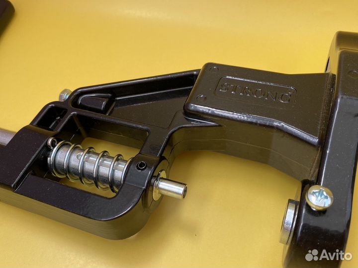 Пресс для установки швейной фурнитуры