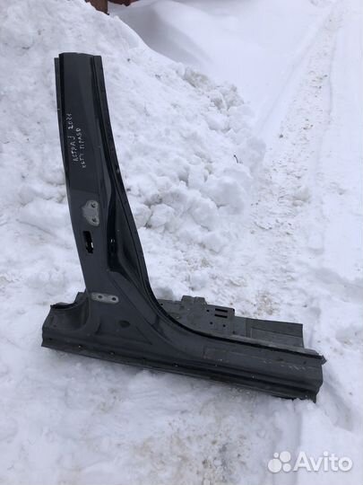 Боковая центральная стойка кузова Opel Astra J