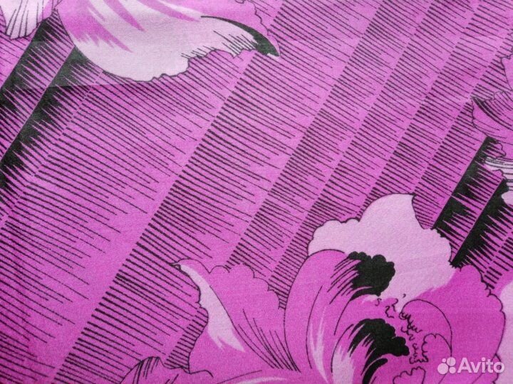 Отрез ткани шелк