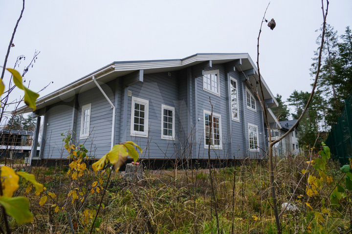 Коттедж 283 м² на участке 19 сот.