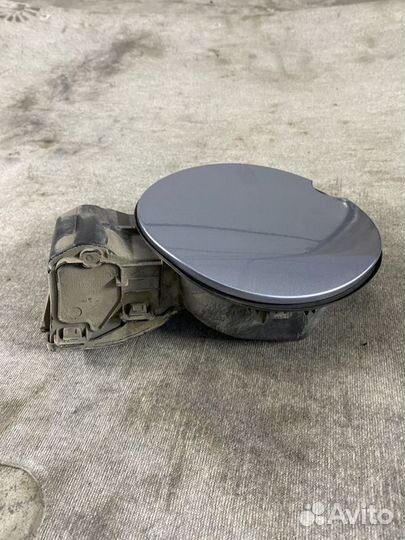 Лючок бензобака Renault Megane III (2008–2014)