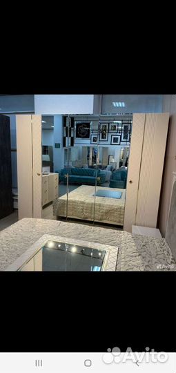 Спальный гарнитур Лаура