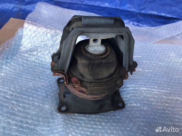 Подушка двигателя передняя Honda Crosstour TF2