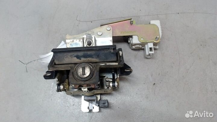 Ручка крышки багажника Skoda Octavia Tour, 2002