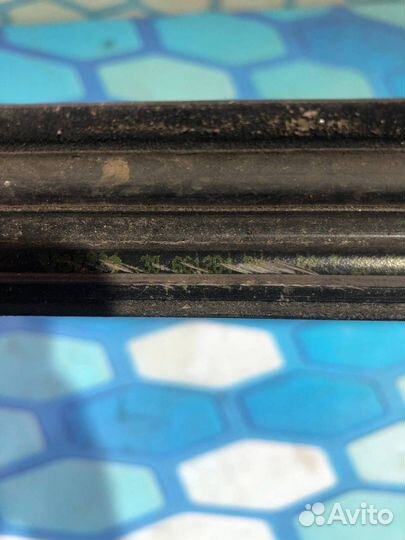 Накладка двери передней правой 30661284