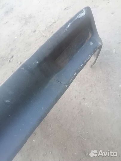 Губа переднего бампера фольксваген пассат 3