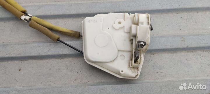 Замок двери на Mazda 6GH