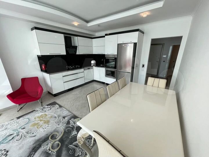 3-к. квартира, 100 м², 6/18 эт.