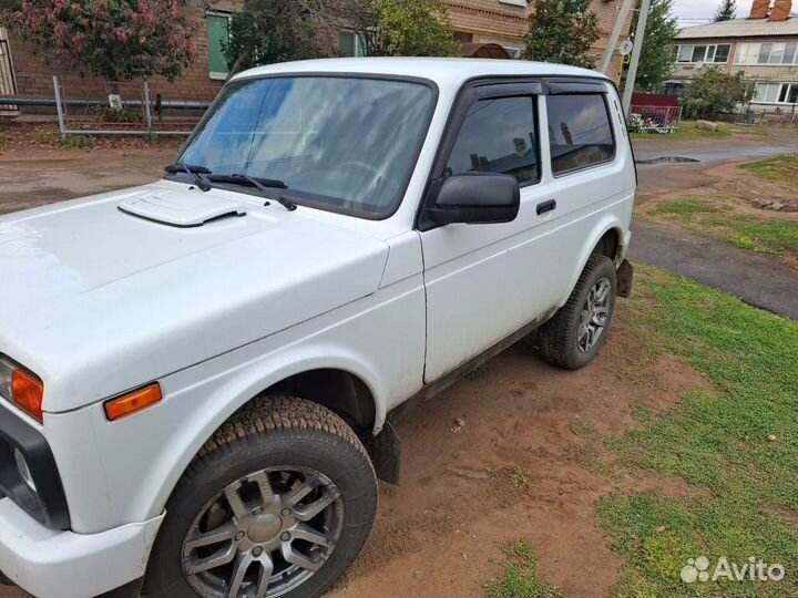 LADA 4x4 (Нива) 1.7 МТ, 2017, 150 000 км