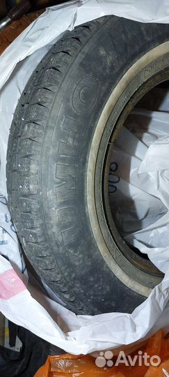 Kumho I'Zen Stud Snow KW11 205/75 R15