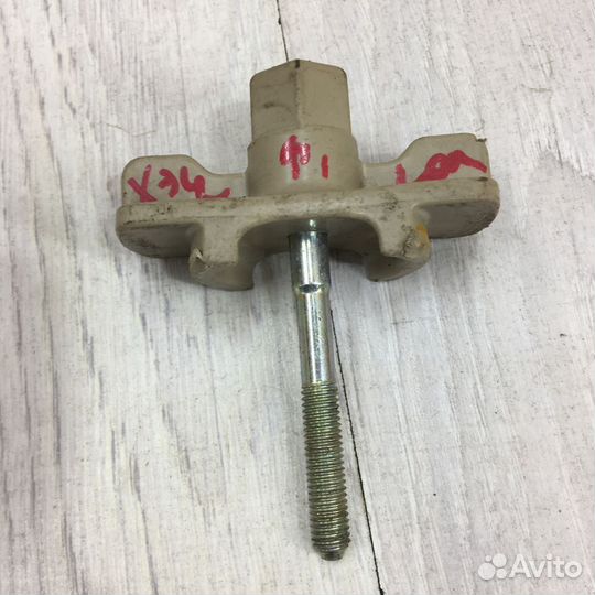 Крепление запасного колеса гайка Kia RIO 3