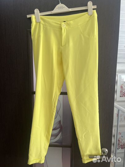 Брючный костюм с жилетом 44