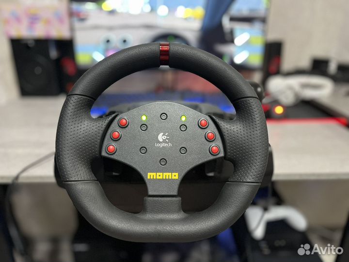 Игрoвой pуль Logitесh моmо Raсing