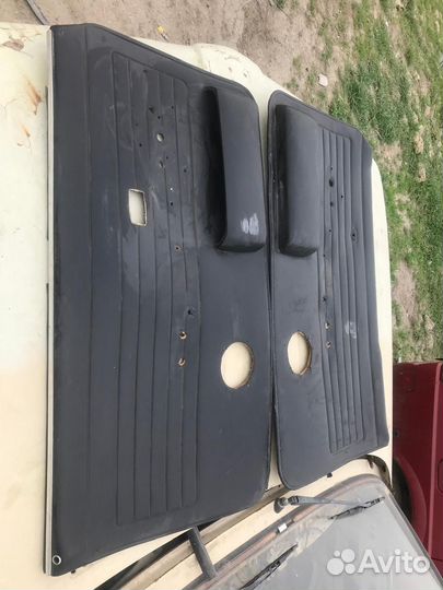 Обшивки дверей BMW E21