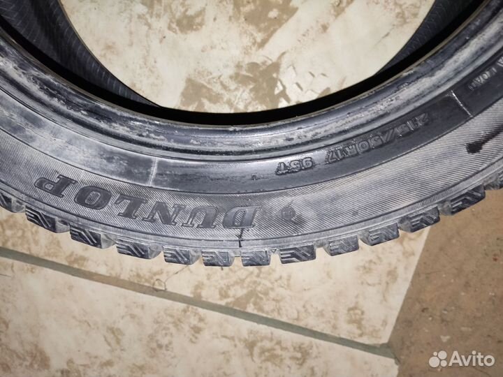 Dunlop SP Winter Ice 01 215/50 R17 95T