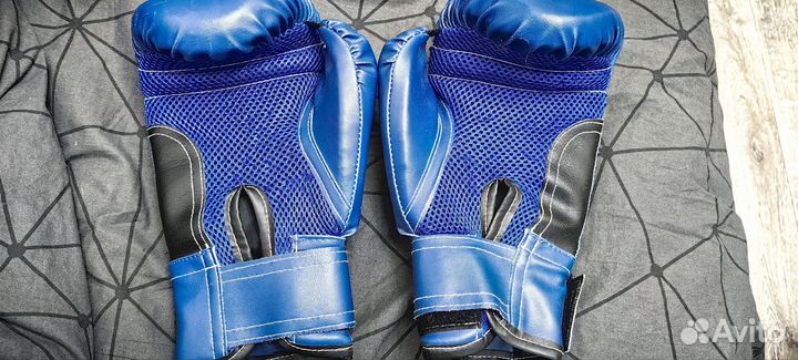Боксерские перчатки 10 oz бу