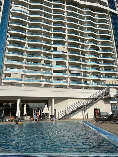 2-к. квартира, 68 м², 1/21 эт.