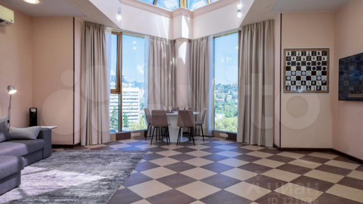 2-к. квартира, 133 м², 12/12 эт.