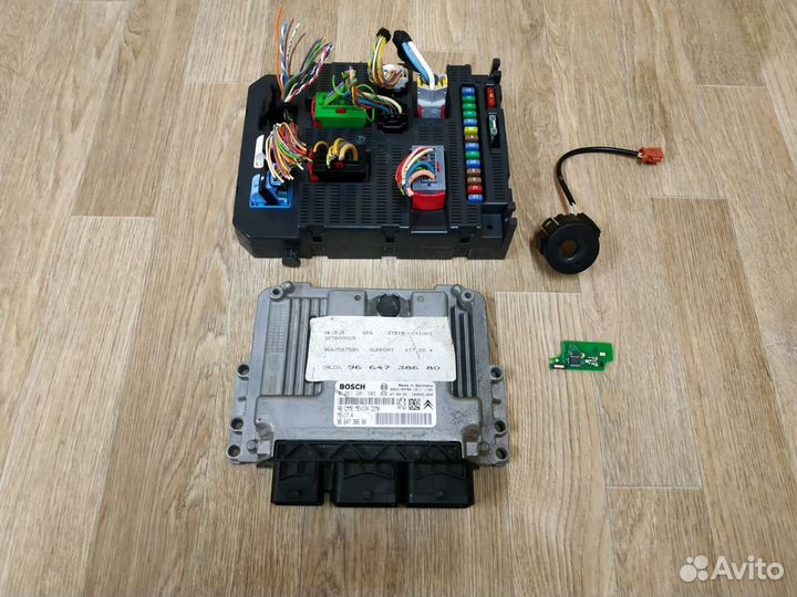 Блок управления двигателем Peugeot 308 1.6 EP6 мкп