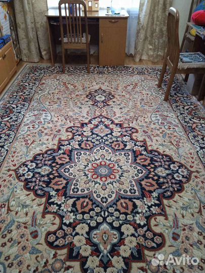 Ковер шерстяной