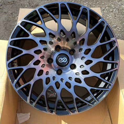 Литые диски Sakura Wheels 181 7.5×R18 5×114.3