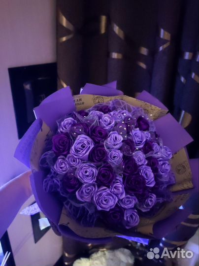 Букет из атласных роз