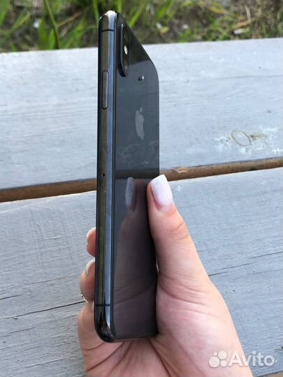 Телефон iPhone 10